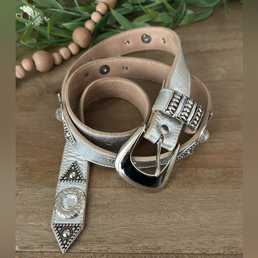 Vintage Leatherock size s/m belt in excellent condition!!